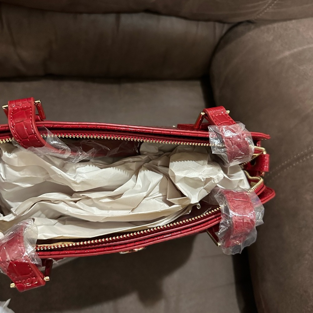 Red Crocodile Pattern Handbag - Picture 3 of 5